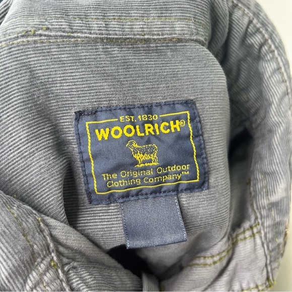 Urban Outfitters Corduroy Navy Button Up Size M - Picture 3 of 3